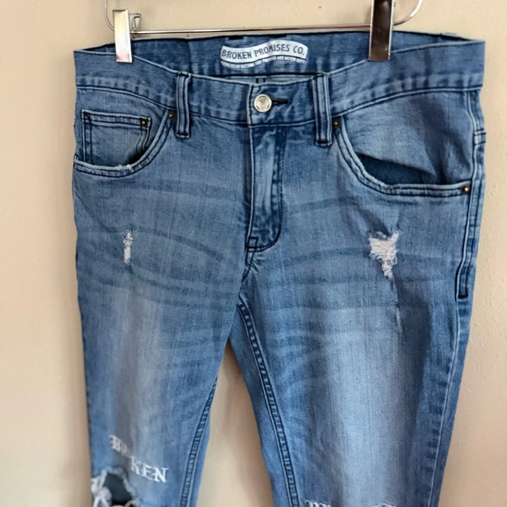 Broken Promises Jeans 30 Distressed Skinny Denim Cobra Embroidered Streetwear - Picture 5 of 11